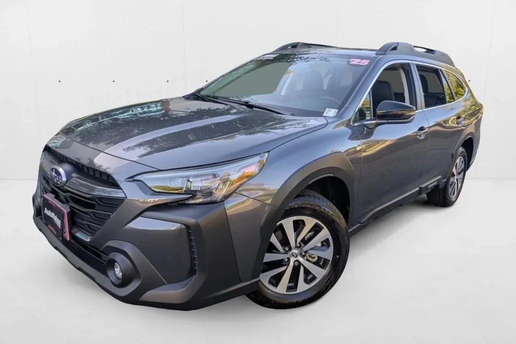 2025 Subaru Outback Premium photo 1
