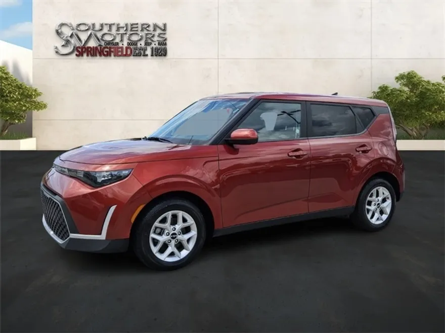2023 Kia Soul LX photo 1