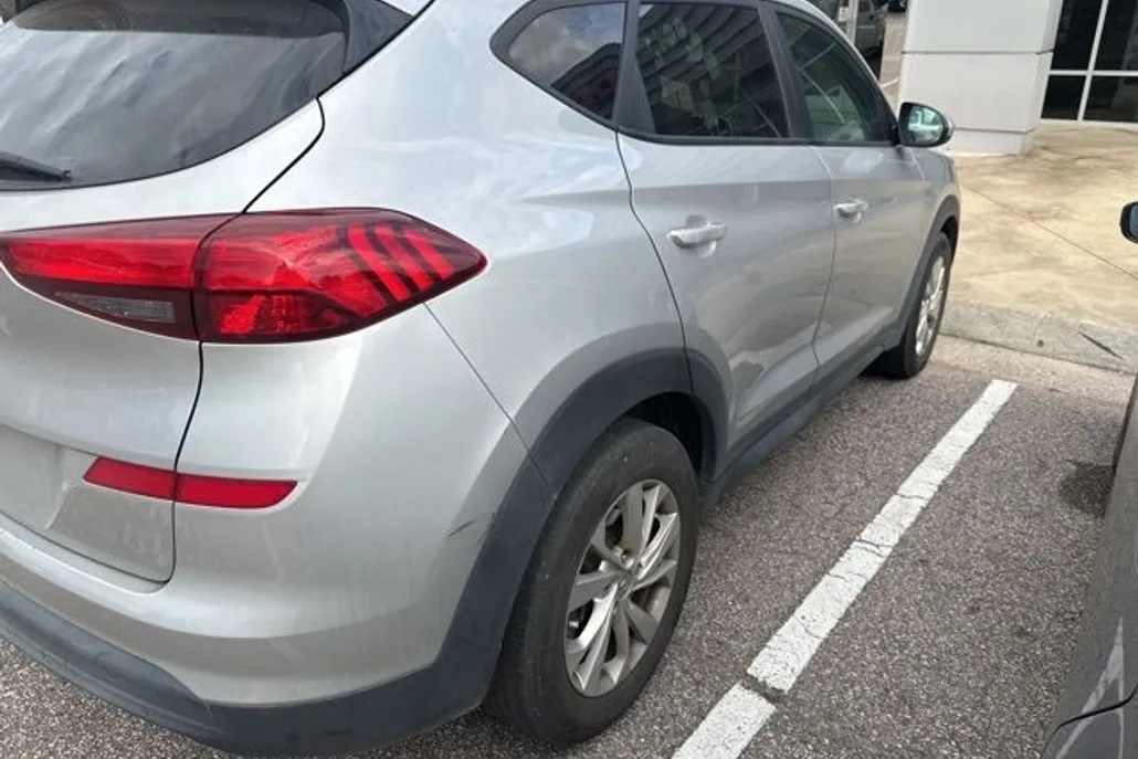 2021 Hyundai Tucson SE photo 1
