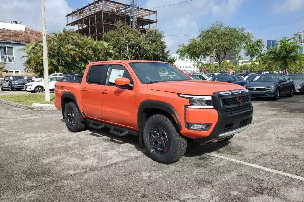 2025 Nissan Frontier Crew Cab PRO-4X photo 1