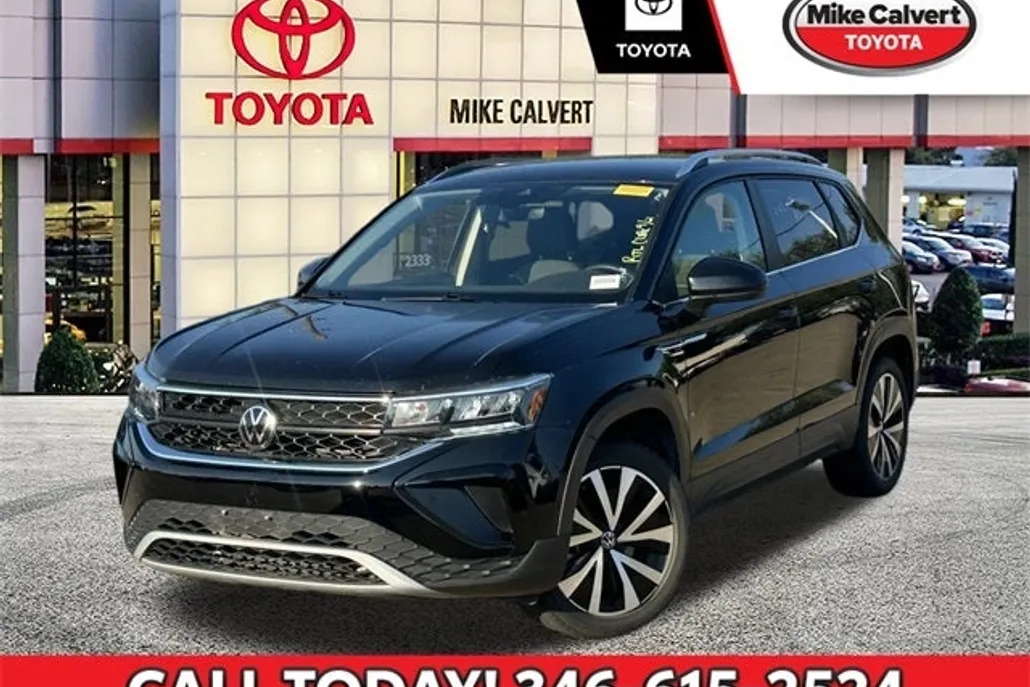 2024 Volkswagen Taos SE photo 1