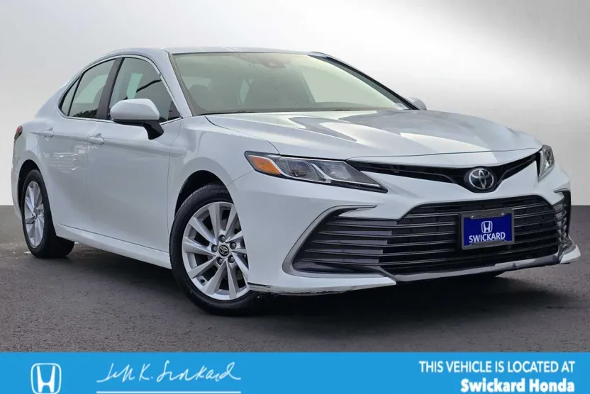 2024 Toyota Camry LE photo 1