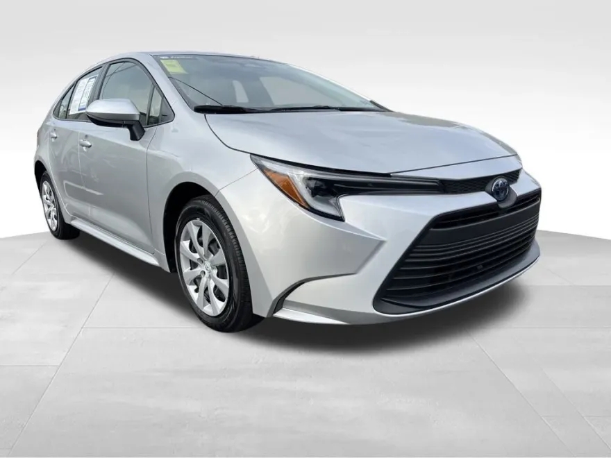 2025 Toyota Corolla Hybrid LE photo 1