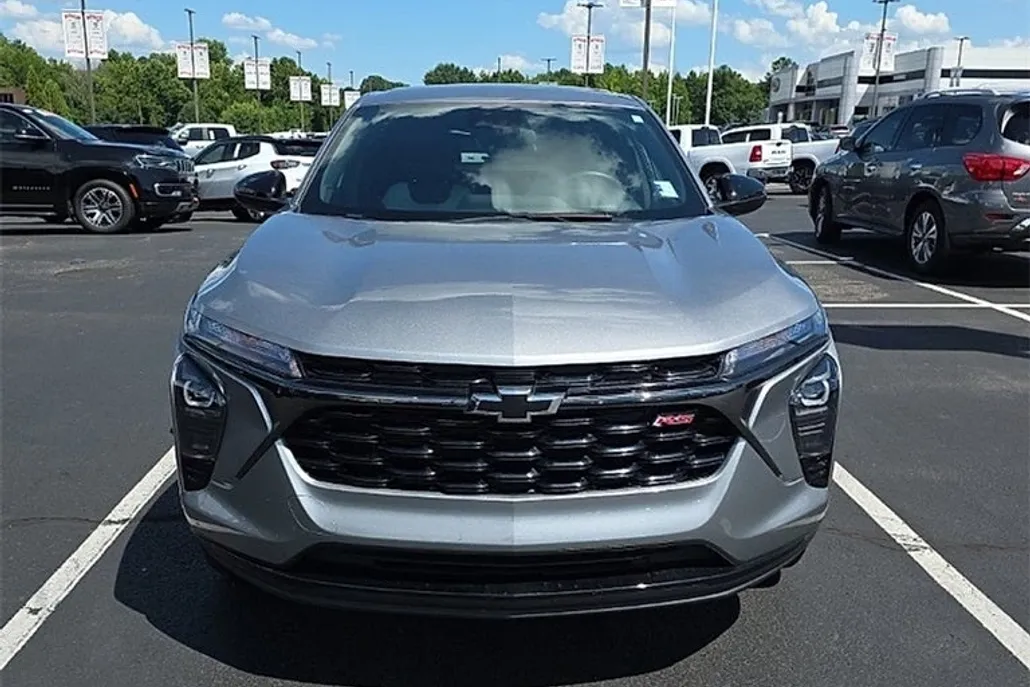 2024 Chevrolet Trax 1 photo 1