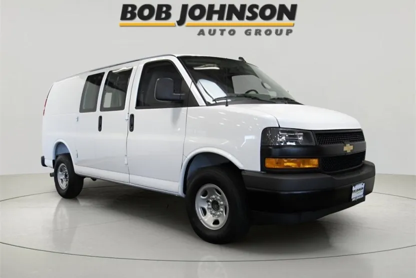 2025 Chevrolet Express Cargo 2500 photo 1