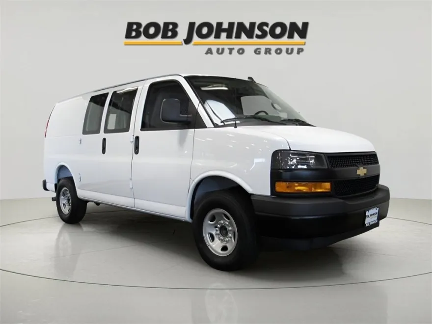 2025 Chevrolet Express Cargo 2500 photo 1