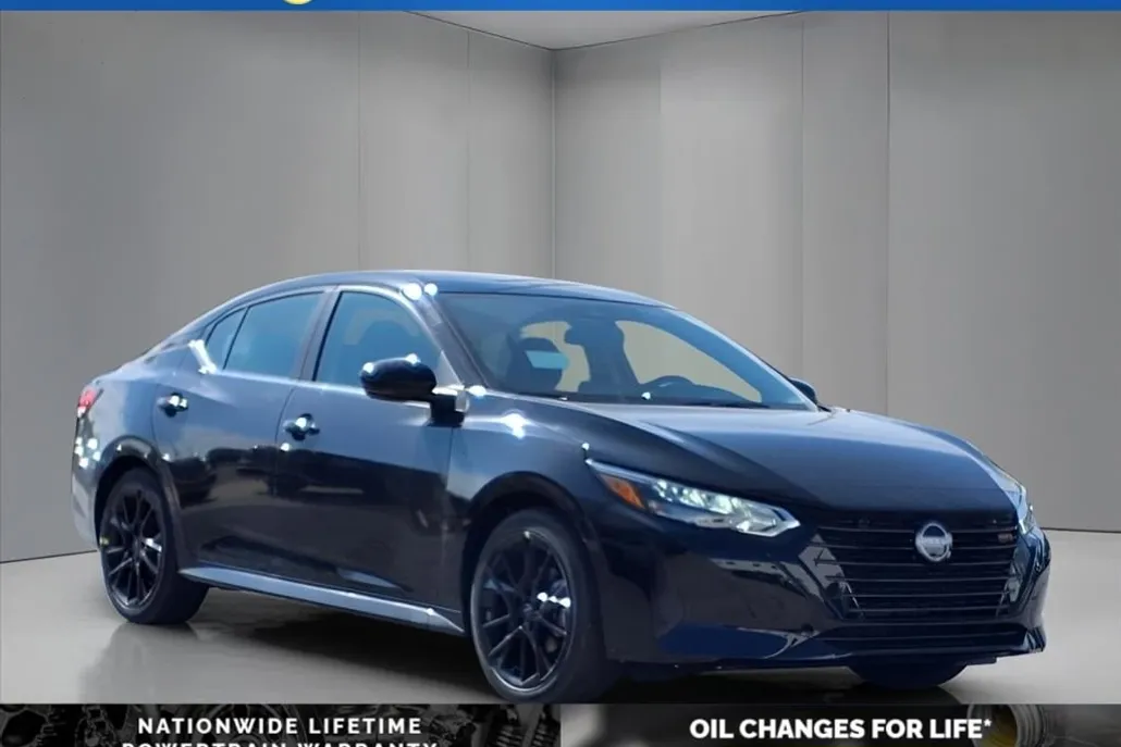 2025 Nissan Sentra SR photo 1