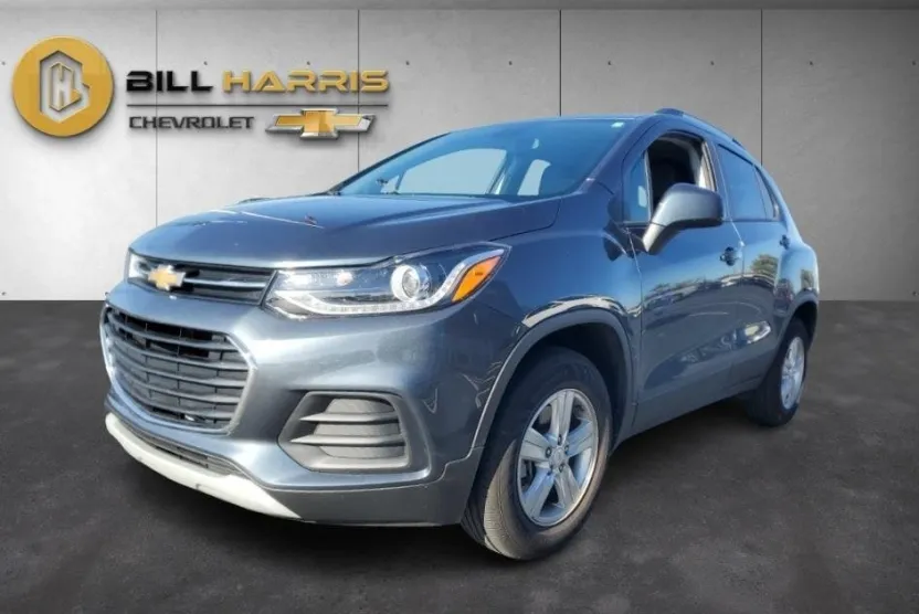 2022 Chevrolet Trax LT photo 1