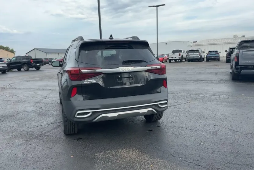 2022 Kia Seltos Nightfall Edition photo 1