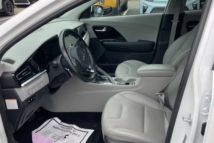 2022 Kia Niro Plug-In Hybrid EX Premium photo 1