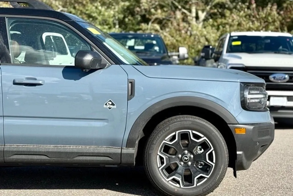 2025 Ford Bronco Sport Outer Banks photo 1