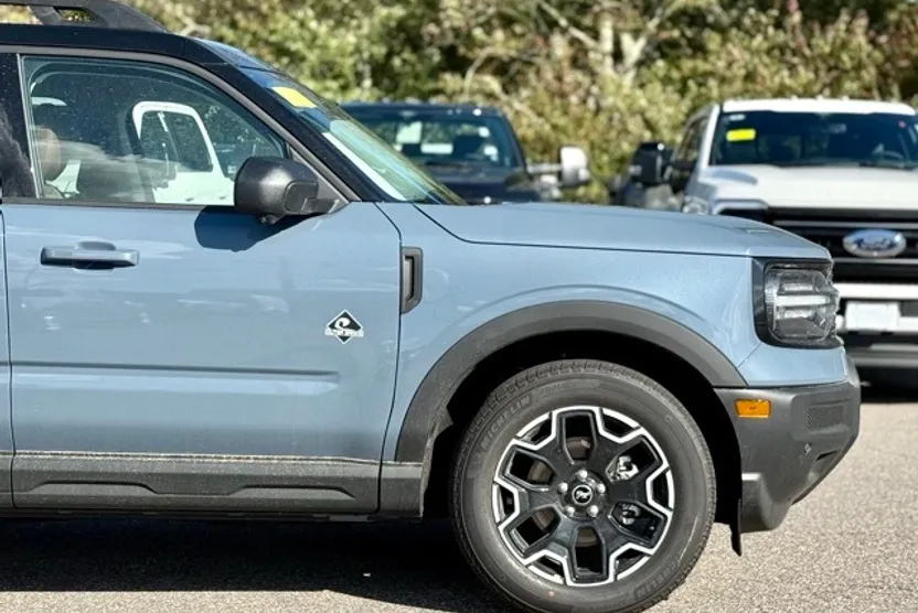 2025 Ford Bronco Sport Outer Banks photo 1