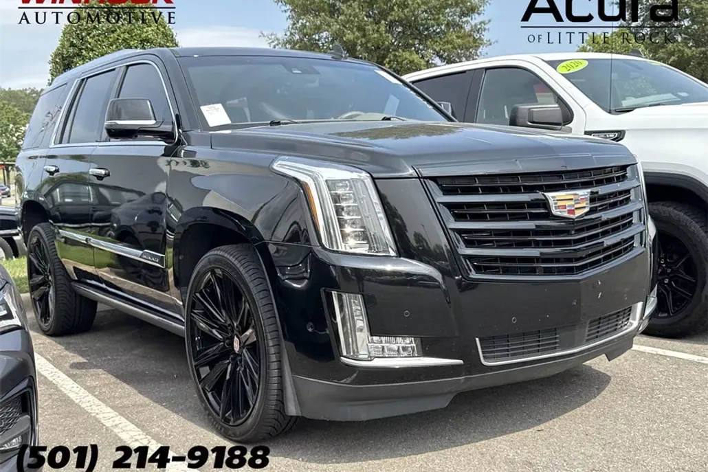2017 Cadillac Escalade Platinum photo 1