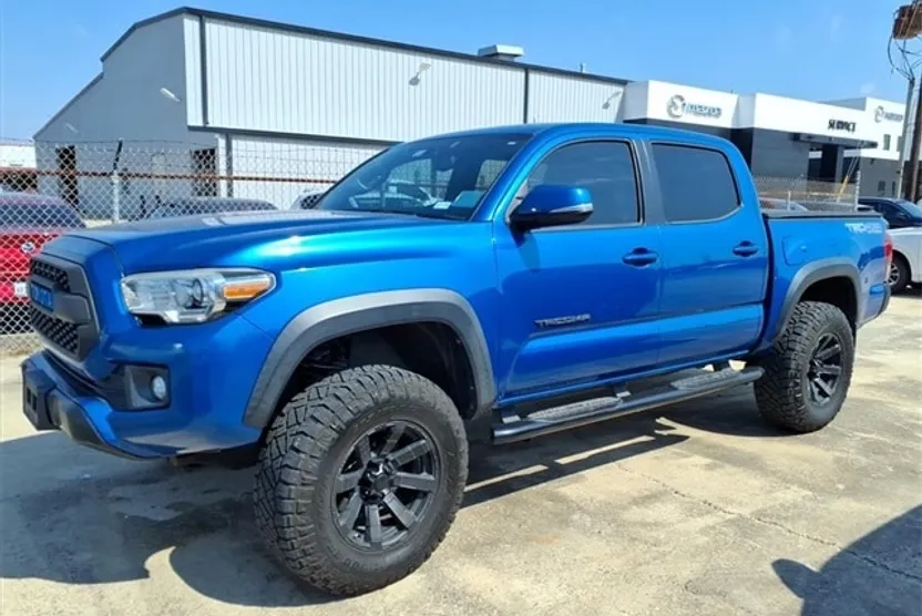 2017 Toyota Tacoma SR5 Sport TRD Pro photo 1