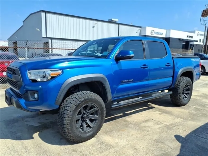 2017 Toyota Tacoma SR5 Sport TRD Pro photo 1