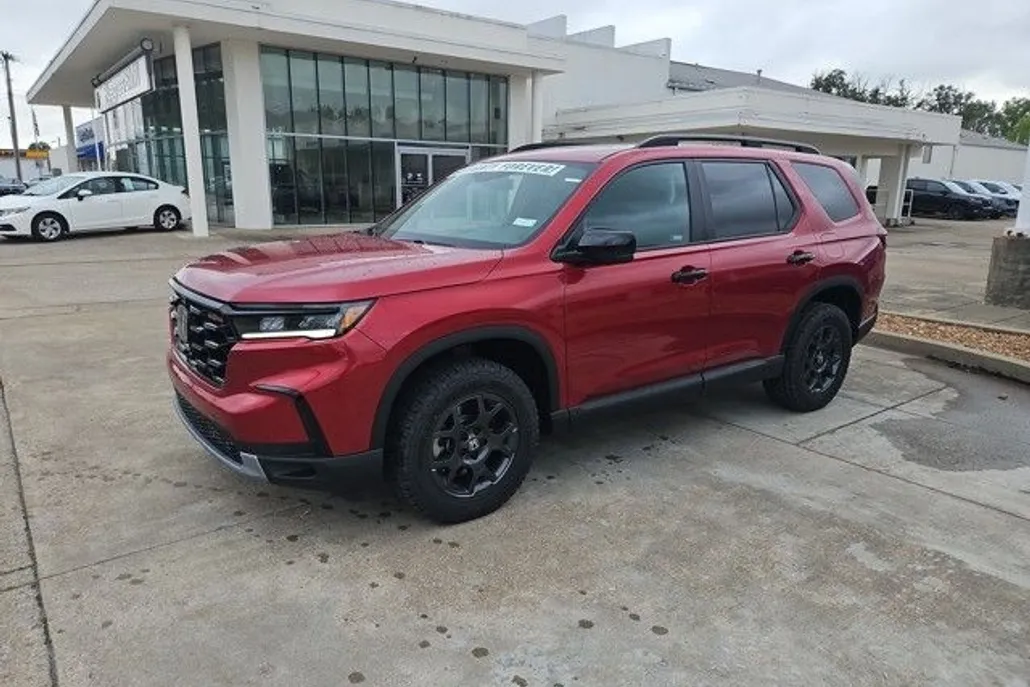 2025 Honda Pilot TrailSport photo 1