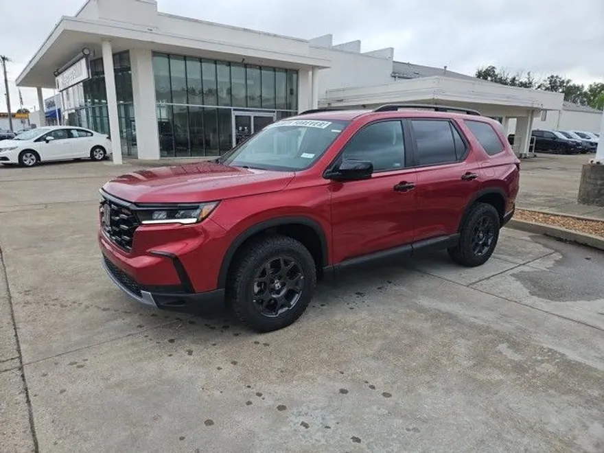 2025 Honda Pilot TrailSport photo 1