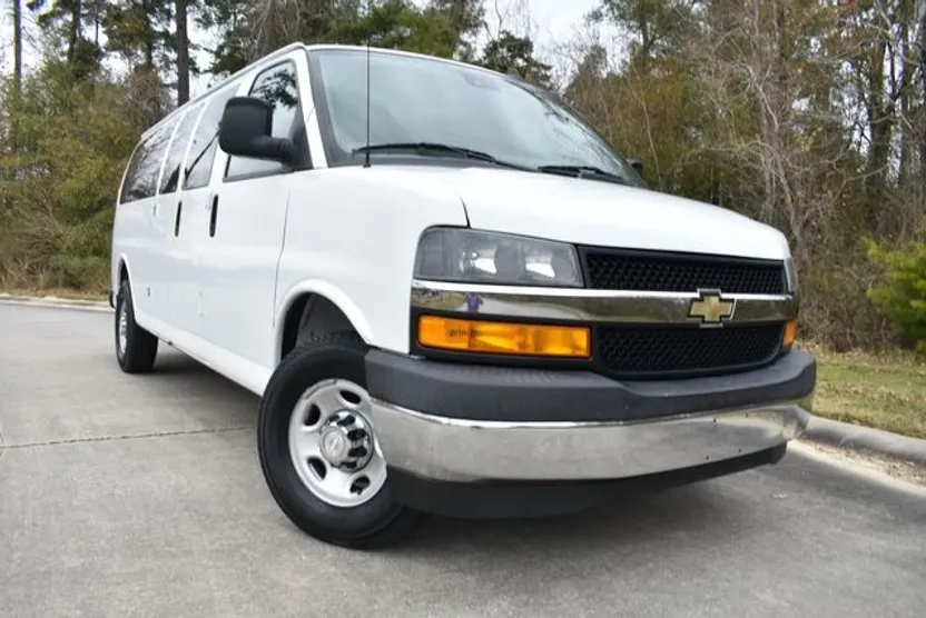 2020 Chevrolet Express LT 3500 photo 1