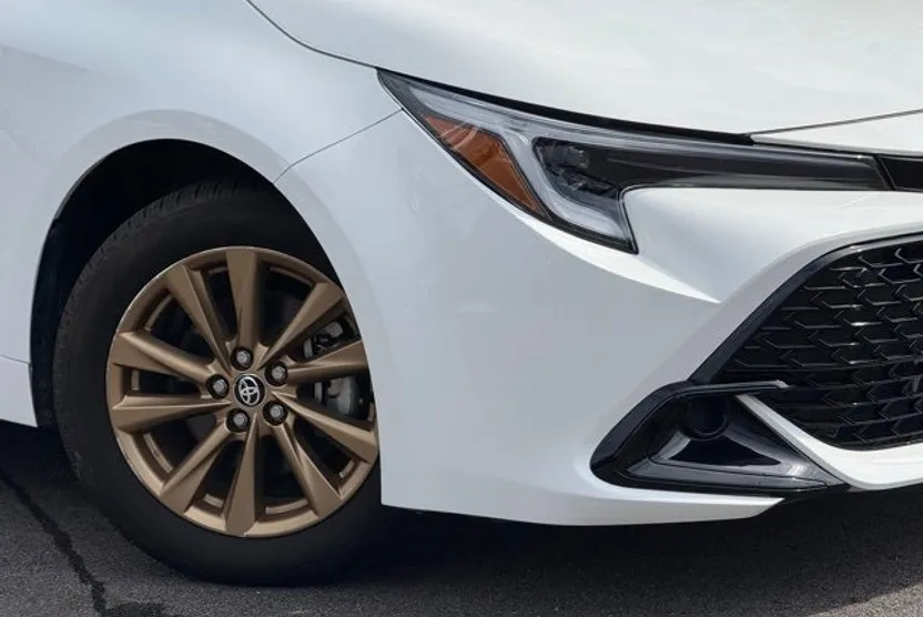 2024 Toyota Corolla Base photo 1