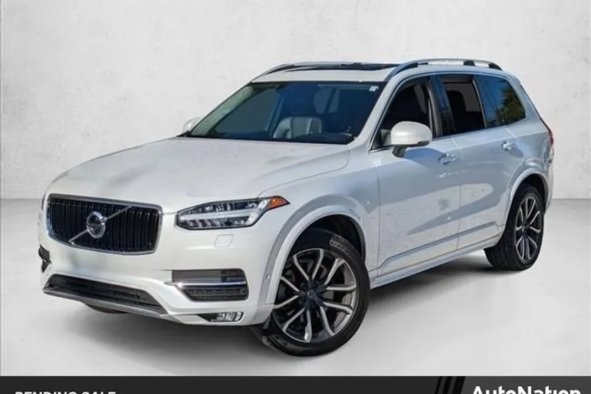 2019 Volvo XC90 T6 Momentum photo 1