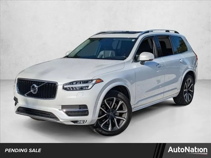 2019 Volvo XC90 T6 AWD Momentum photo 1
