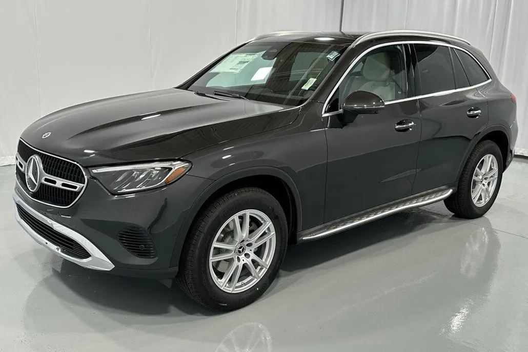 2025 Mercedes Benz GLC 300 photo 1