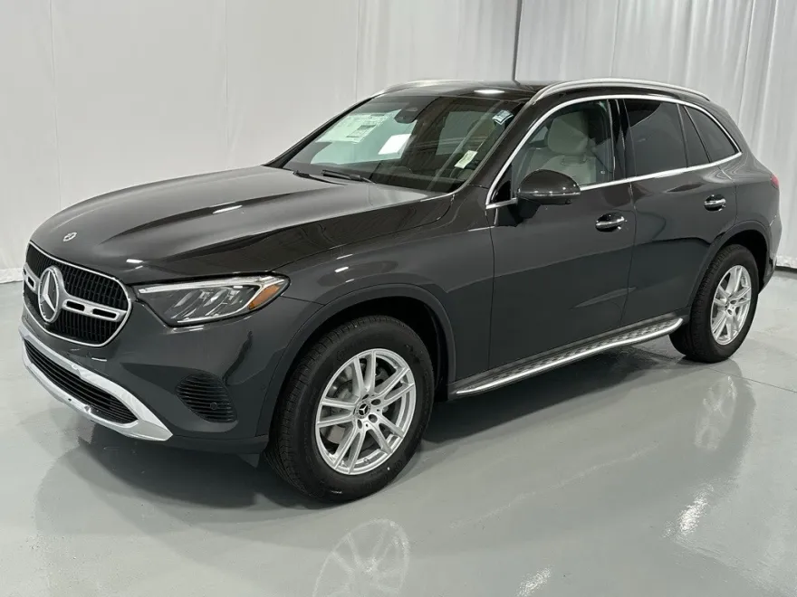 2025 Mercedes Benz GLC 300 photo 1