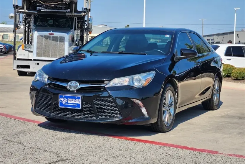 2016 Toyota Camry Base photo 1