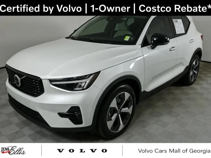2023 Volvo XC40 Plus photo 1