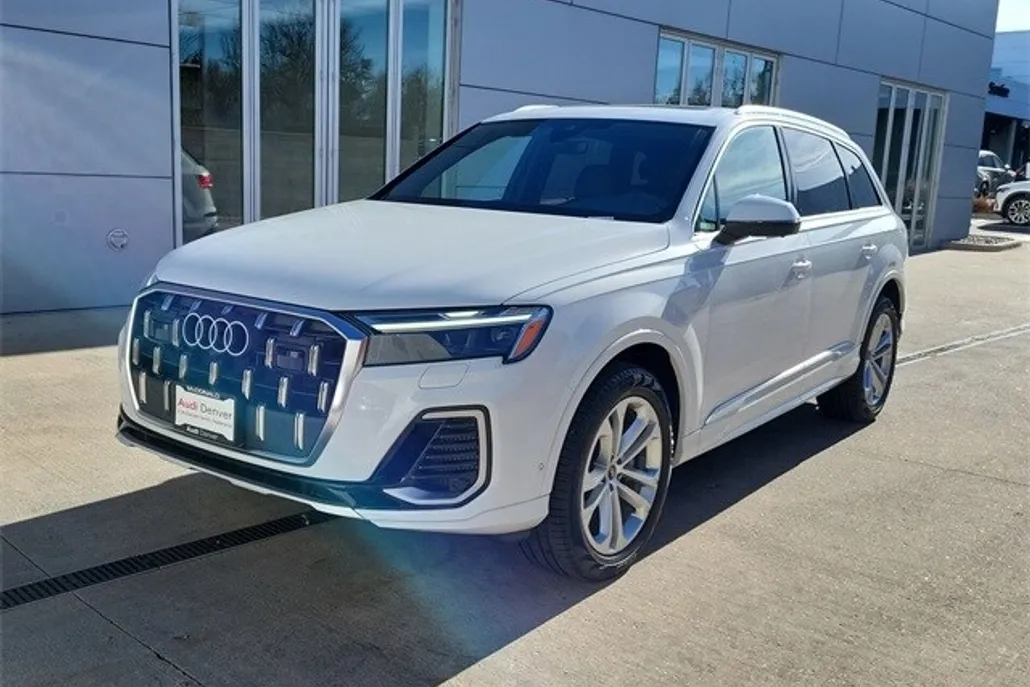 2025 Audi Q7 Premium Plus photo 1