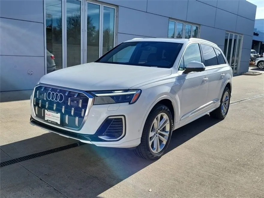 2025 Audi Q7 Premium Plus photo 1