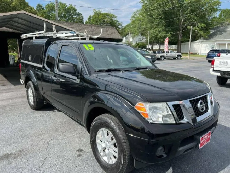 2015 Nissan Frontier SV photo 1