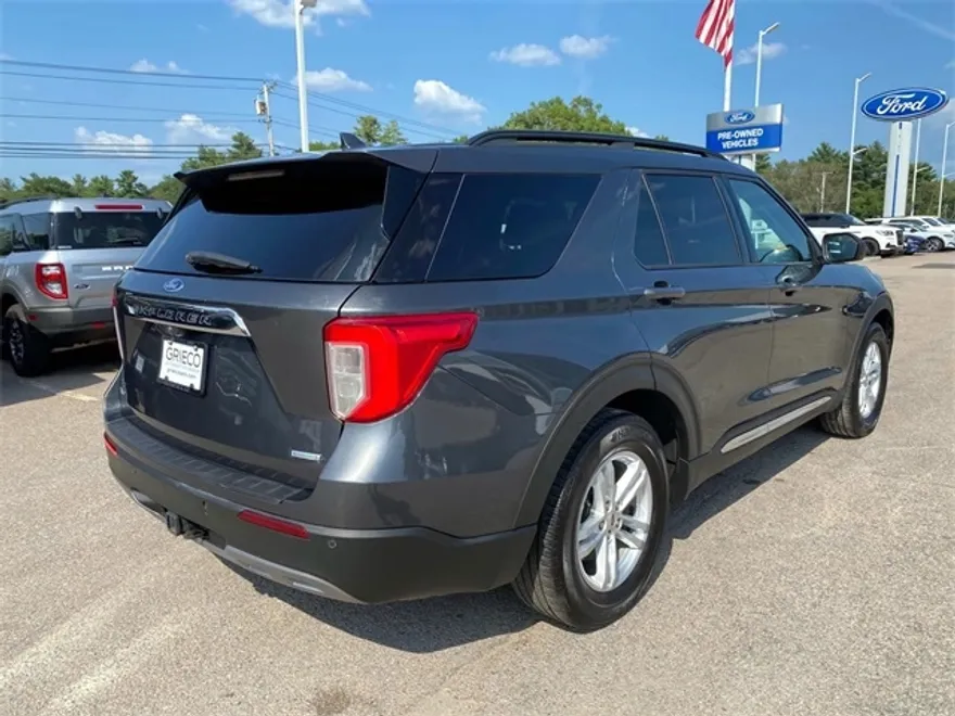 2020 Ford Explorer XLT photo 1