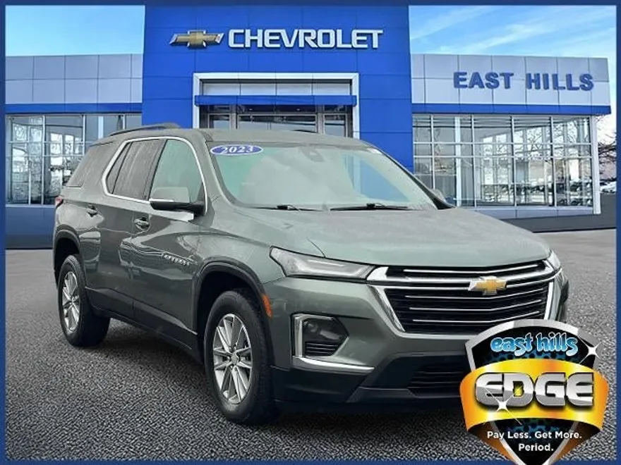 2023 Chevrolet Traverse Cloth 1LT photo 1