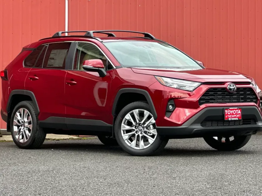 2025 Toyota RAV4 XLE Premium photo 1