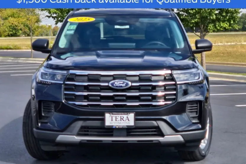 2025 Ford Explorer photo 1