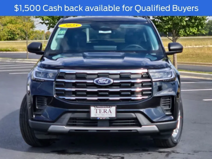 2025 Ford Explorer photo 1