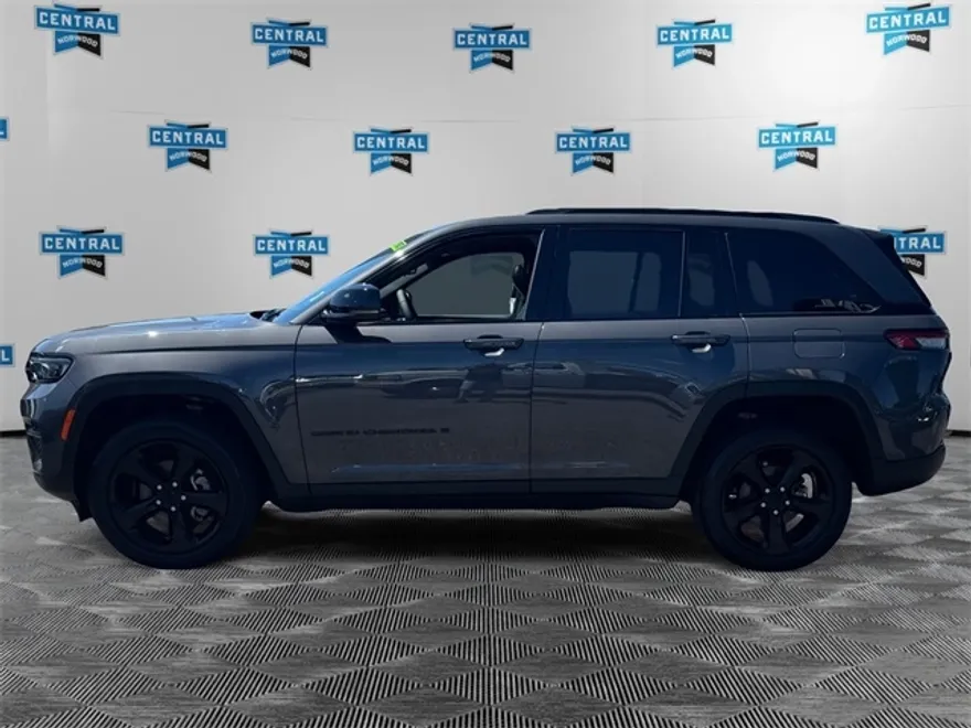 2023 Jeep Grand Cherokee Altitude photo 1