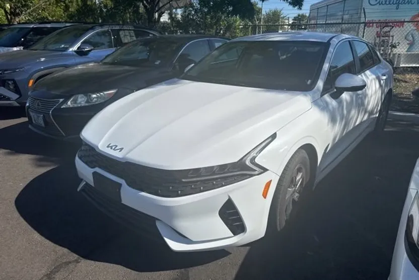 2023 Kia K5 LXS photo 1