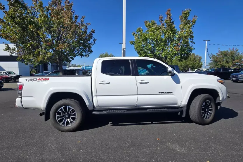 2021 Toyota Tacoma TRD Double Cab photo 1