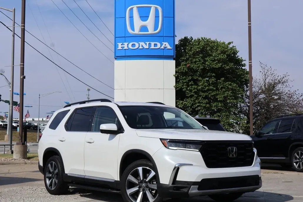 2023 Honda Pilot Elite photo 1