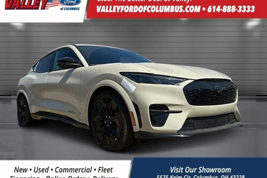 2025 Ford Mustang Mach-E GT photo 1