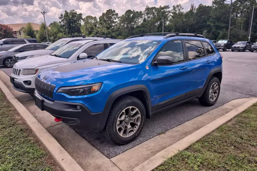 2020 Jeep Cherokee Trailhawk photo 1