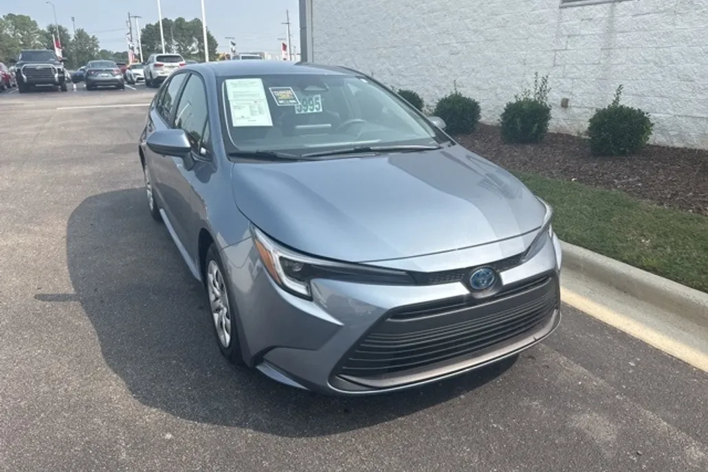 2024 Toyota Corolla Hybrid LE photo 1