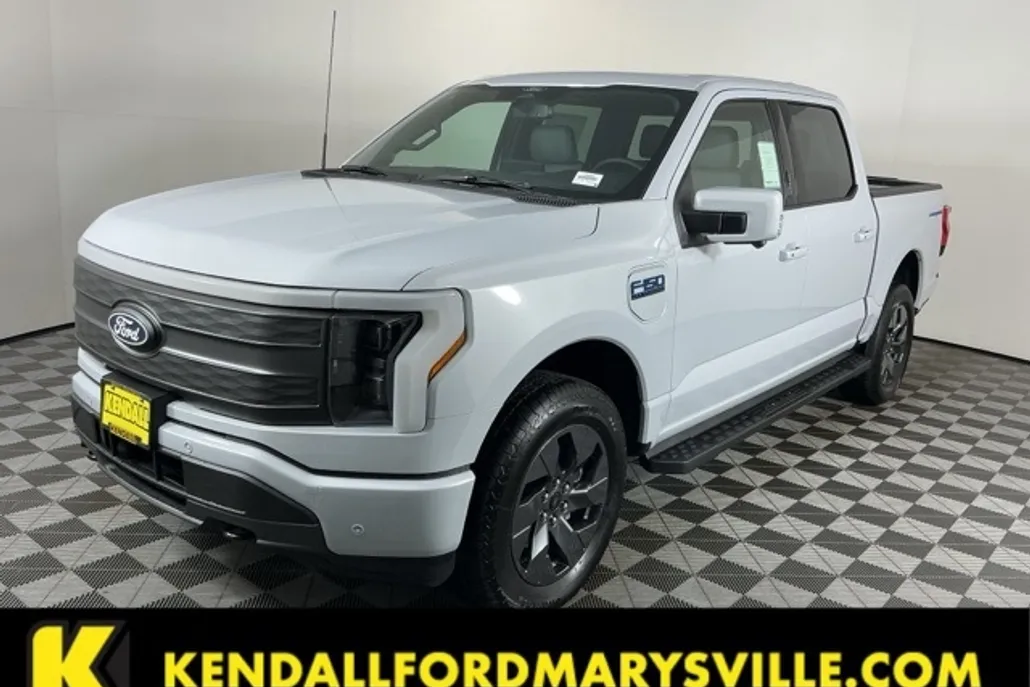 2025 Ford F-150 Lightning Lariat photo 1
