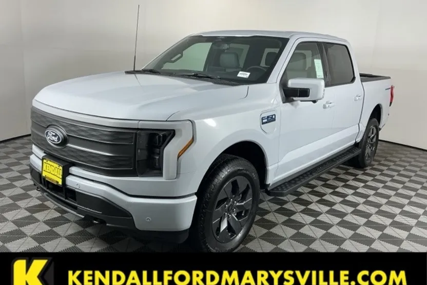 2025 Ford F-150 Lightning Lariat photo 1