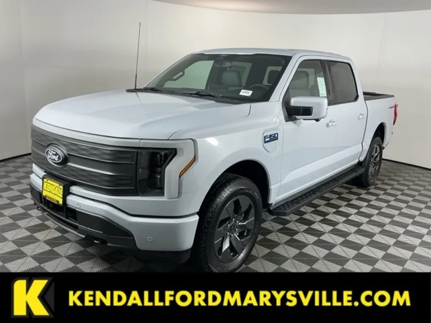 2025 Ford F-150 Lightning Lariat photo 1