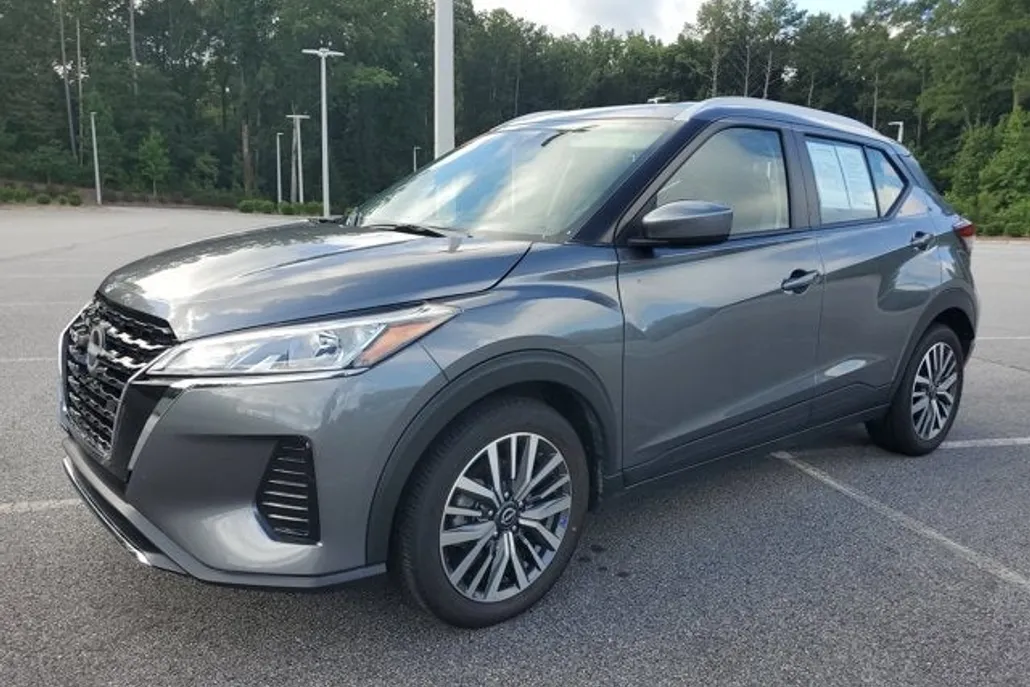 2024 Nissan Kicks SV photo 1