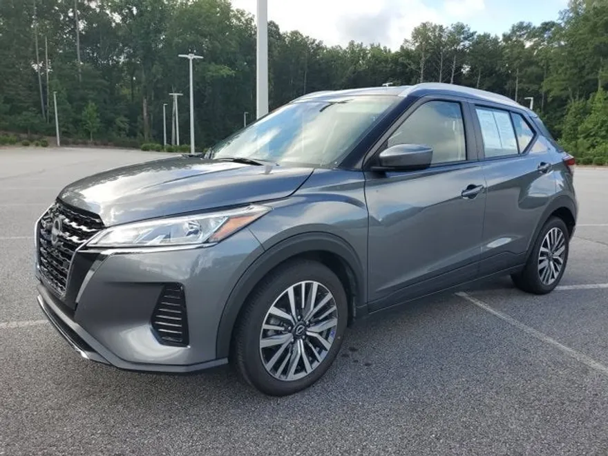2024 Nissan Kicks SV photo 1