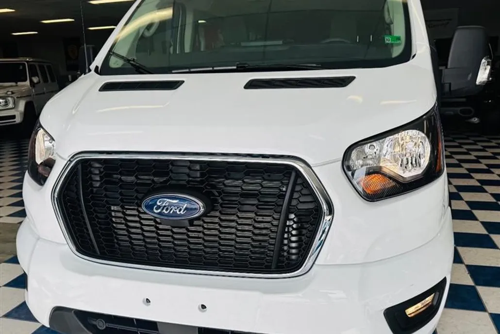 2025 Ford Transit Passenger XLT photo 1